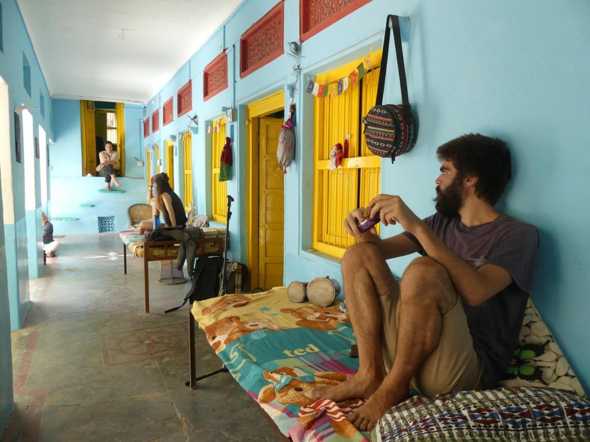 Hostel 12 Monks Backpackers Community Pushkar Exterior foto