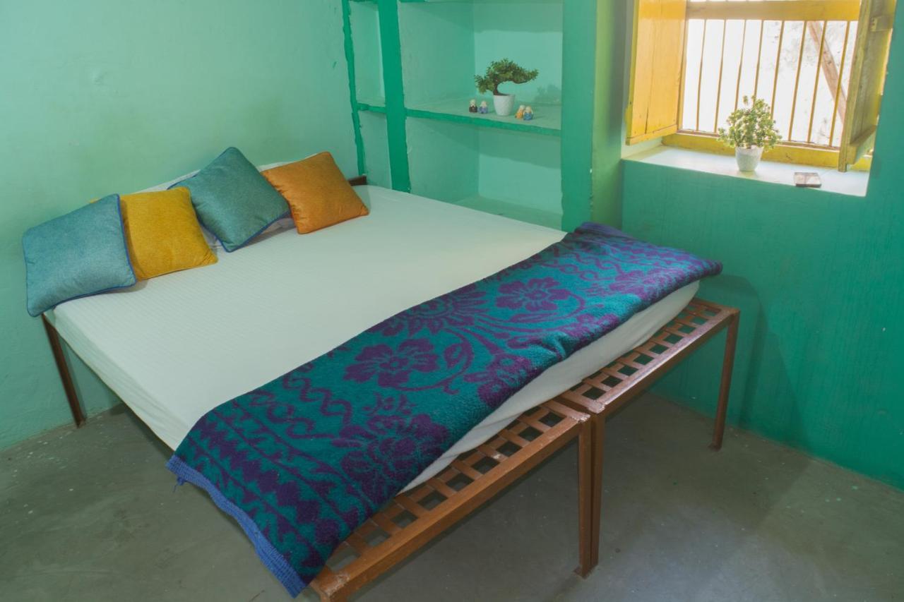 Hostel 12 Monks Backpackers Community Pushkar Exterior foto