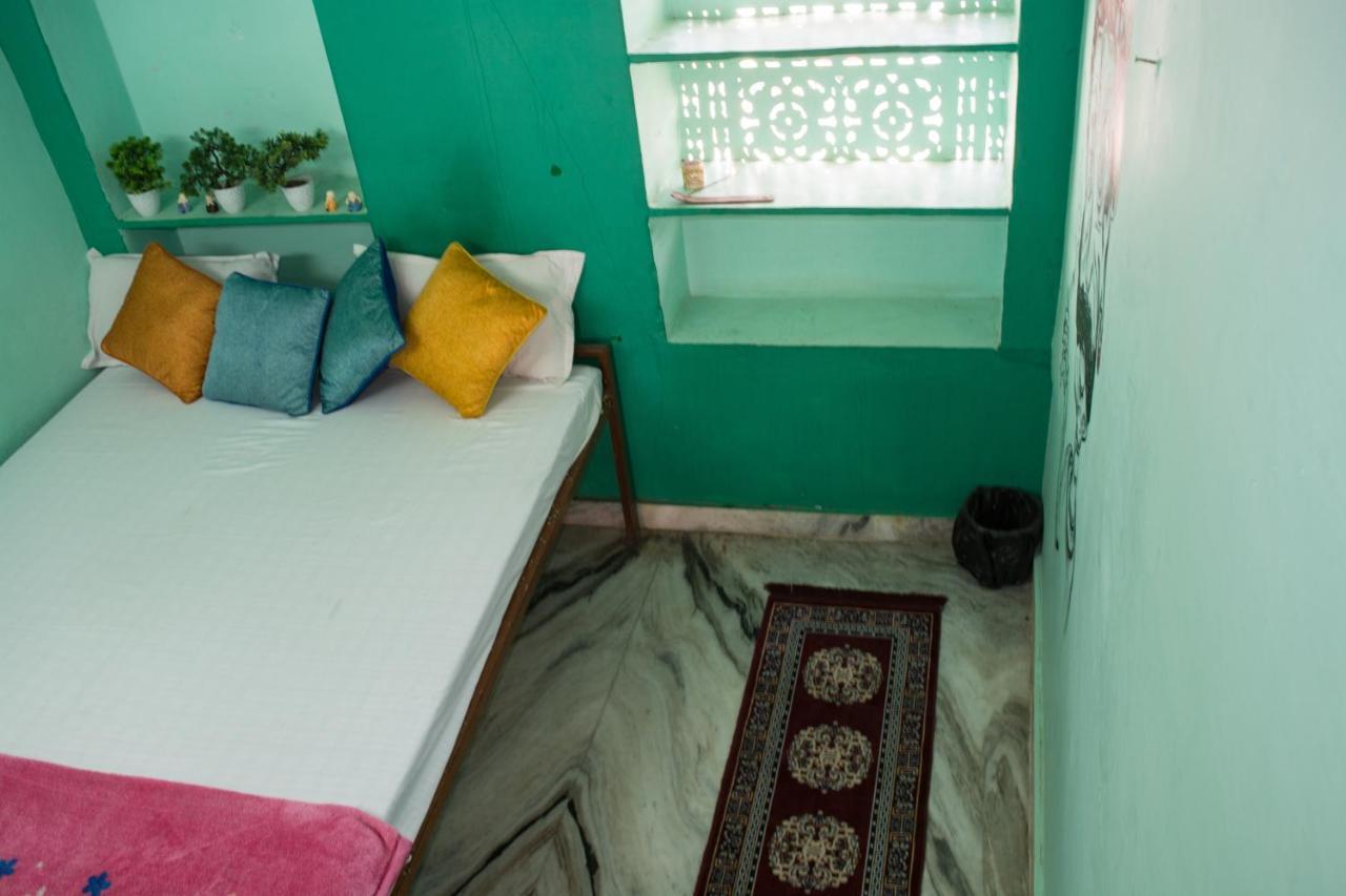 Hostel 12 Monks Backpackers Community Pushkar Exterior foto
