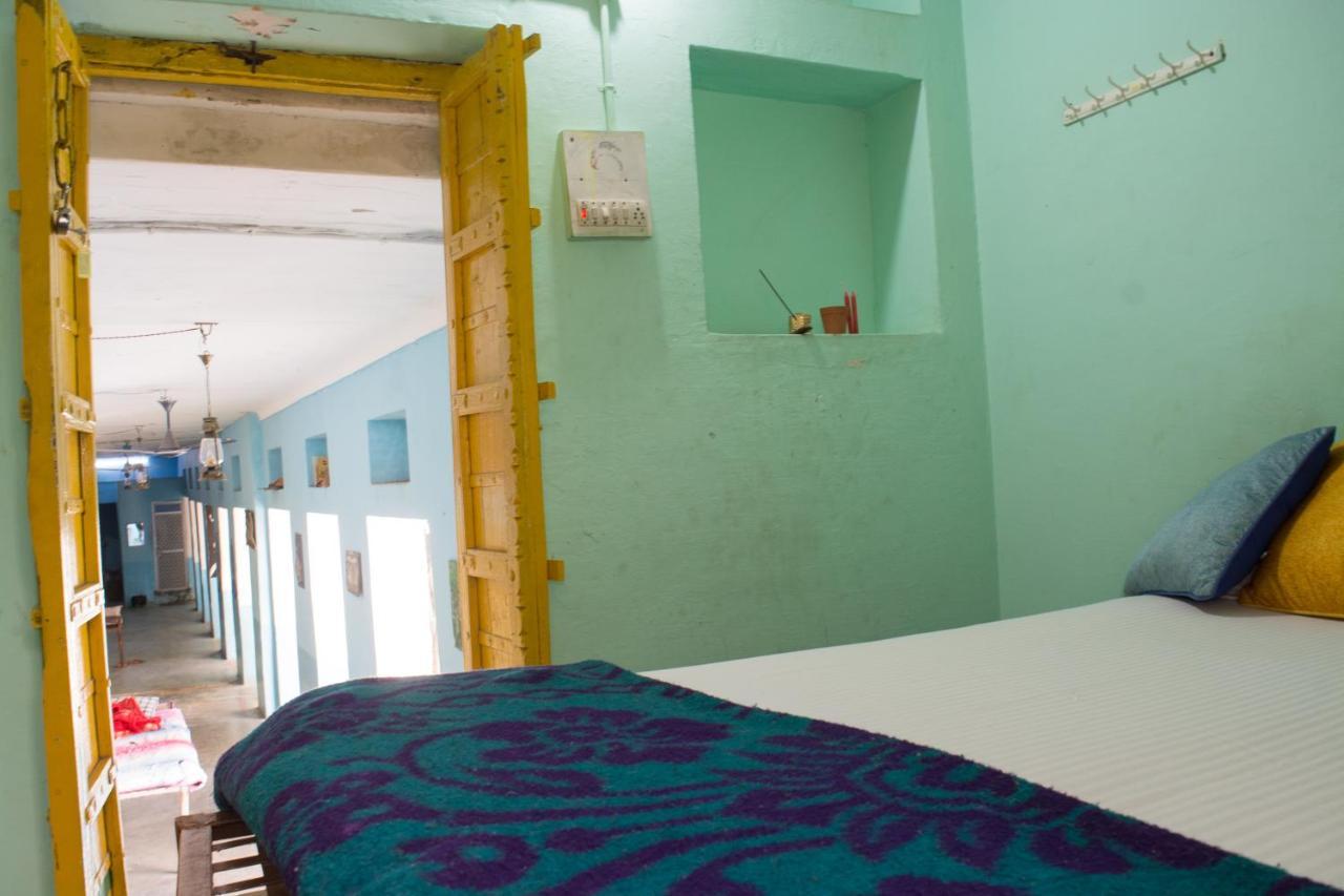 Hostel 12 Monks Backpackers Community Pushkar Exterior foto