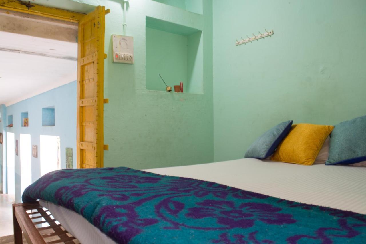 Hostel 12 Monks Backpackers Community Pushkar Exterior foto